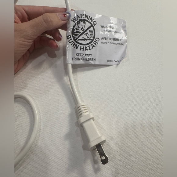 EUC 1.5” barrel Bio Ionic Stylewinder Rotating Style Iron - Picture 3 of 4